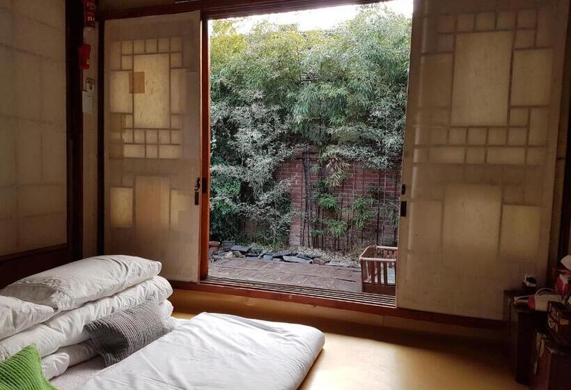 اتاق استاندارد سه نفره, Gongsimga Hanok Guesthouse