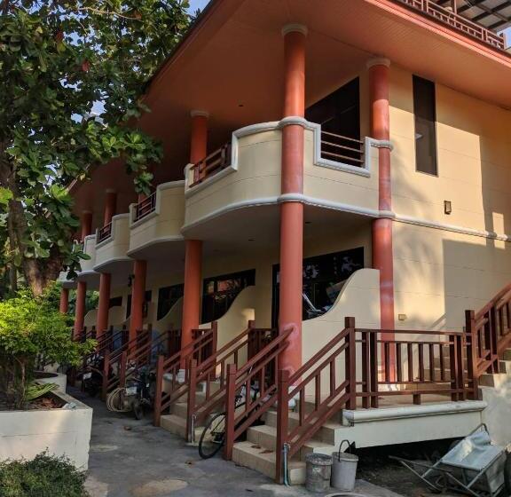 اتاق استاندارد, Lanta Summer House 1