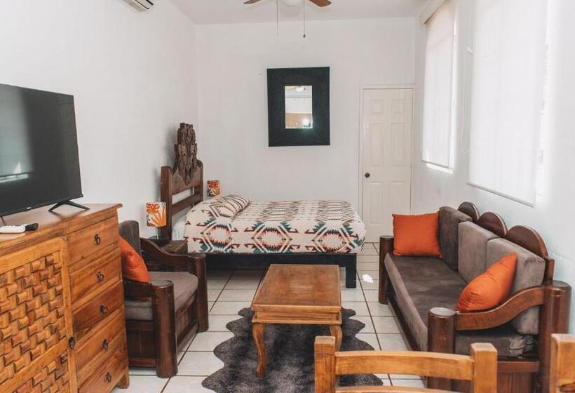 استودیوی لوکس, Boutique Hotel & Suites Hacienda Lord Twigg