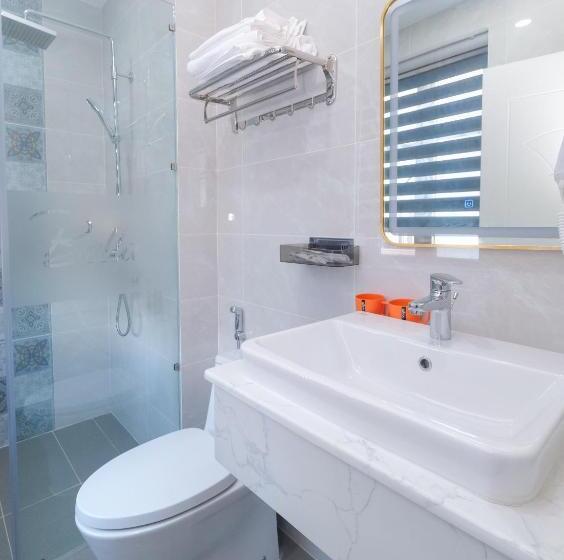اتاق استاندارد با تخت بزرگ, Bella Hotel Phu Quoc  Free Cable Car And Water Park Tickets