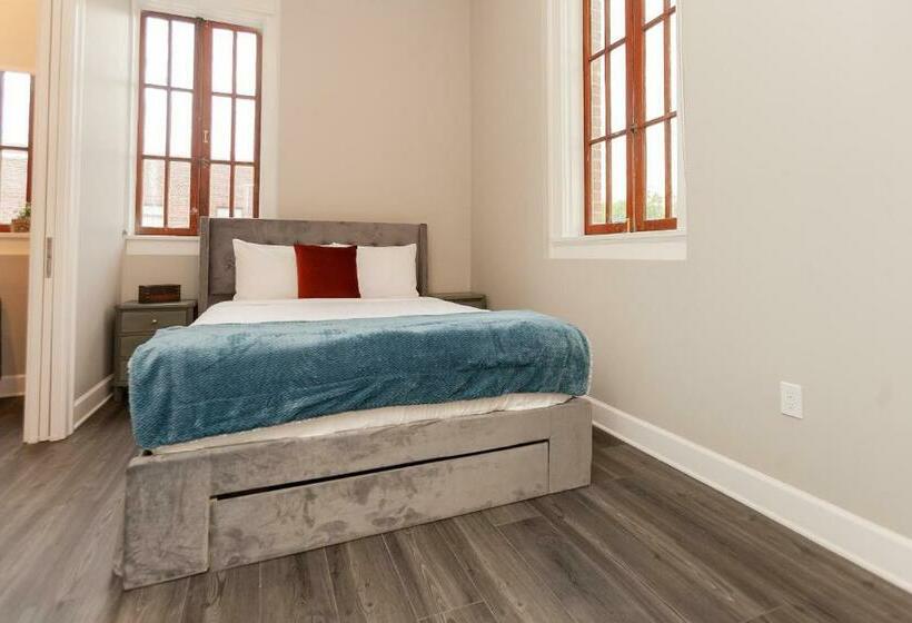 سوییت جونیور با بالکن, Bywater Suite