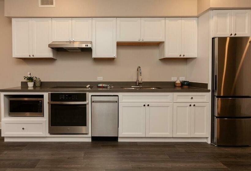 استودیوی استاندارد, Bywater Suite