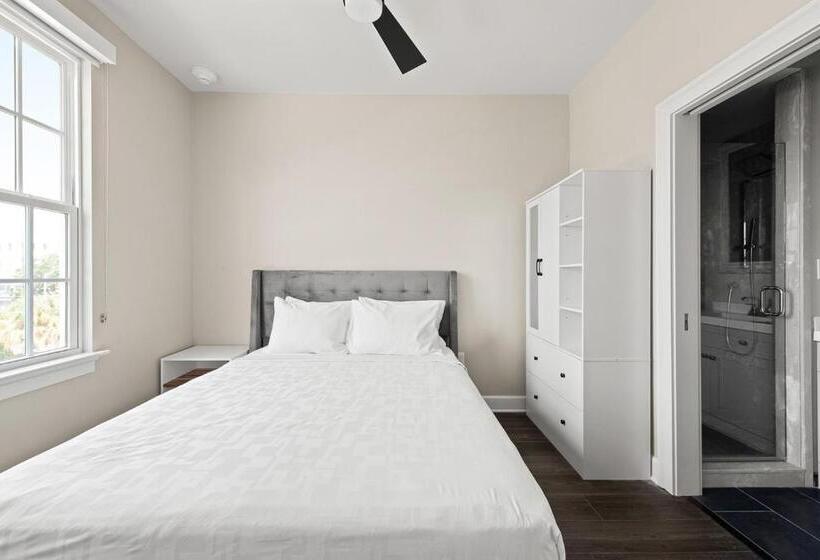 سوئیت با بالکن, Bywater Suite