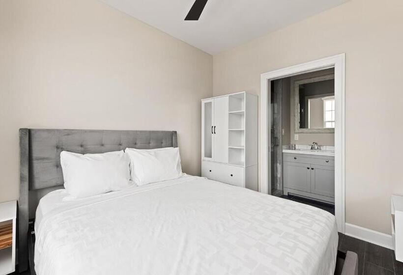 سوئیت با بالکن, Bywater Suite
