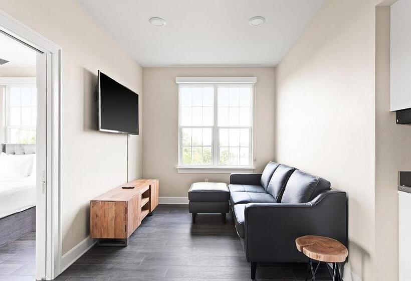 سوییت, Bywater Suite