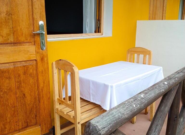 اتاق استاندارد با چشم‌انداز باغ, Andasibe Sifaka Lodge