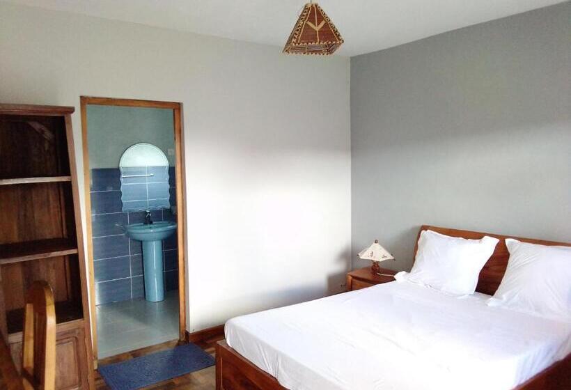 اتاق استاندارد با چشم‌انداز باغ, Andasibe Sifaka Lodge