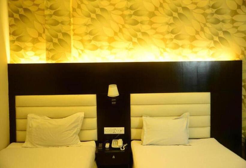 اتاق لوکس, Royal Living Hotel & Suites