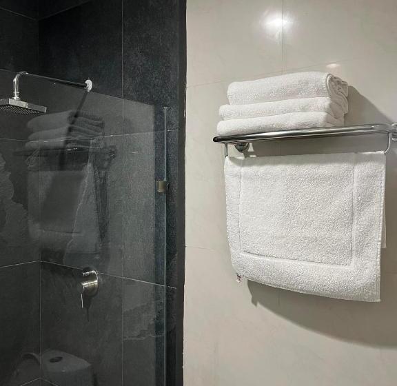 اتاق استاندارد با تخت بزرگ, Zújmú Business Boutique