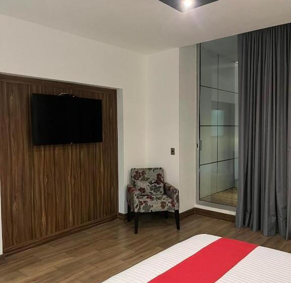 اتاق استاندارد با تخت بزرگ, Zújmú Business Boutique