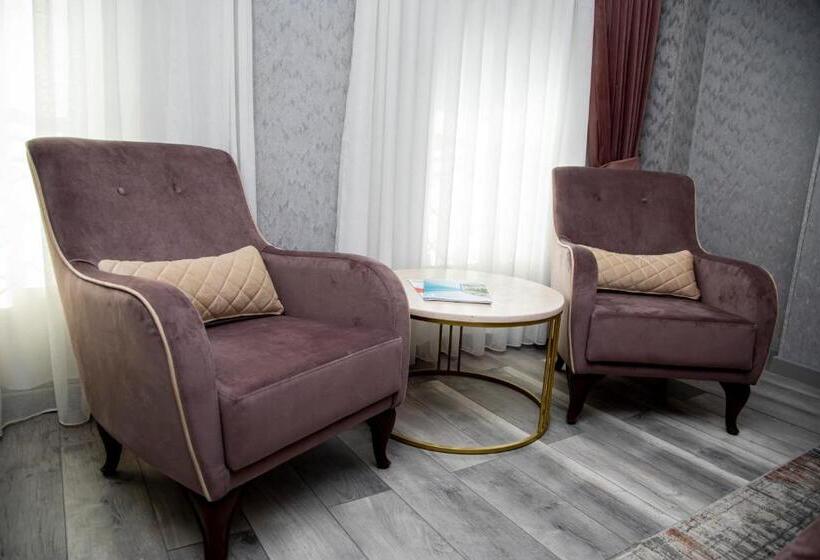 اتاق لوکس, Essam Deluxe