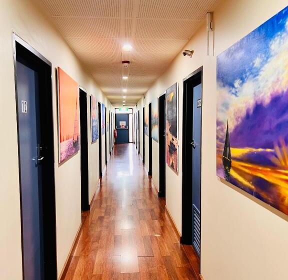 اتاق استاندارد با سرویس بهداشتی مشترک, Mirambeena Motel