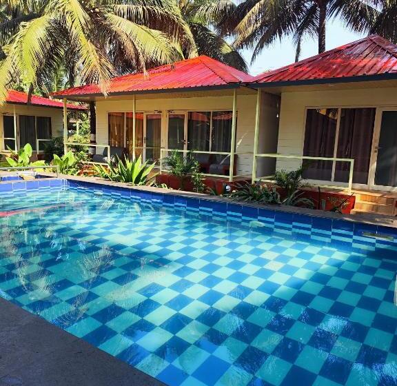 اتاق استاندارد با چشم‌انداز استخر, The Sunbliss Cottages