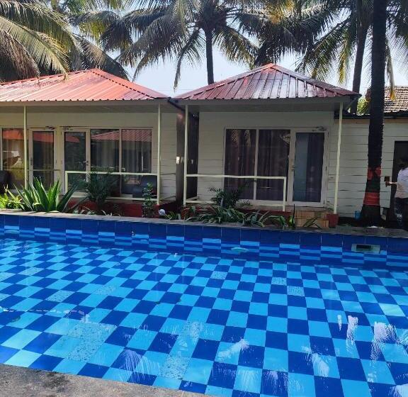 اتاق استاندارد با چشم‌انداز استخر, The Sunbliss Cottages
