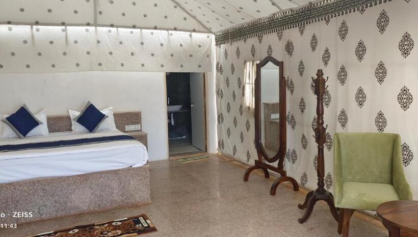 اتاق لوکس, Sam Desert Dunes Camp