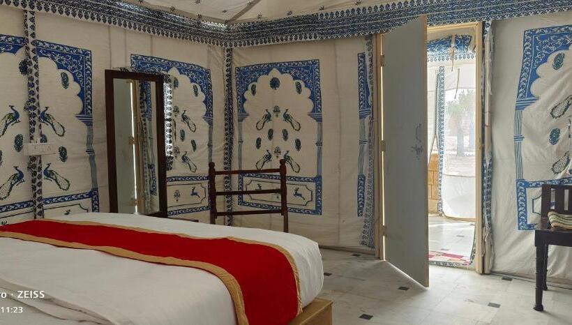 چادر با خدمات رفاهی استاندارد, Sam Desert Dunes Camp