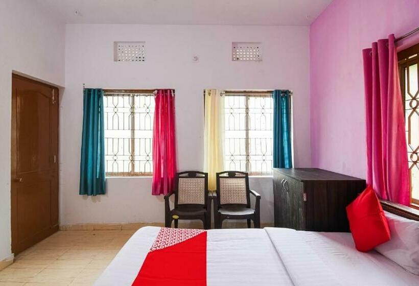 اتاق کلاسیک سه تخته, Spot On Hotel Dibyansh
