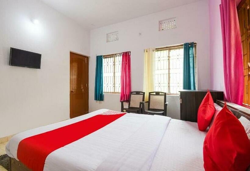 اتاق کلاسیک سه تخته, Spot On Hotel Dibyansh