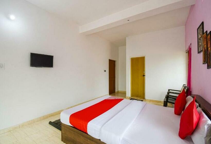 اتاق کلاسیک سه تخته, Spot On Hotel Dibyansh