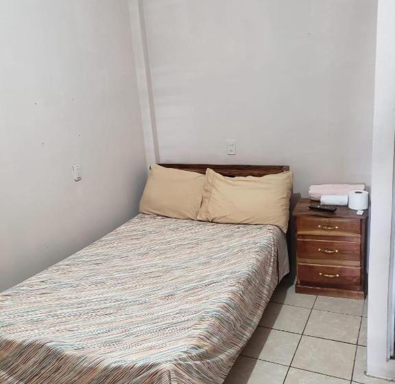 اتاق لوکس, Hostal El Porrón
