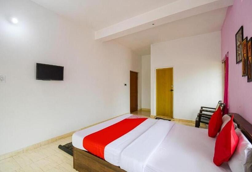 اتاق کلاسیک سه تخته, Spot On Hotel Dibyansh