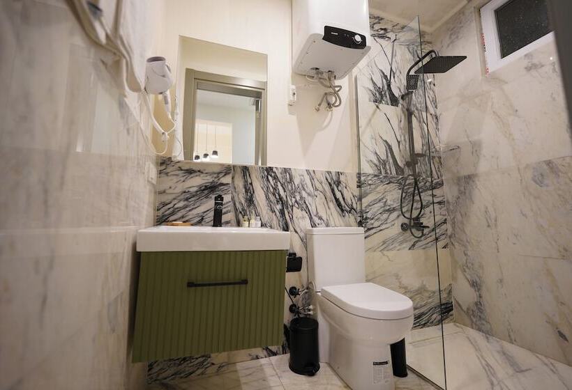 سوییت خانوادگی, Monev Suites