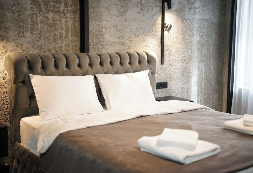 سوییت, Monev Suites
