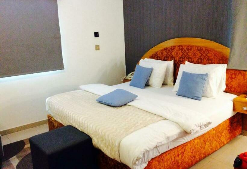 اتاق لوکس, Ne Yo Hotel & Rv Lodges