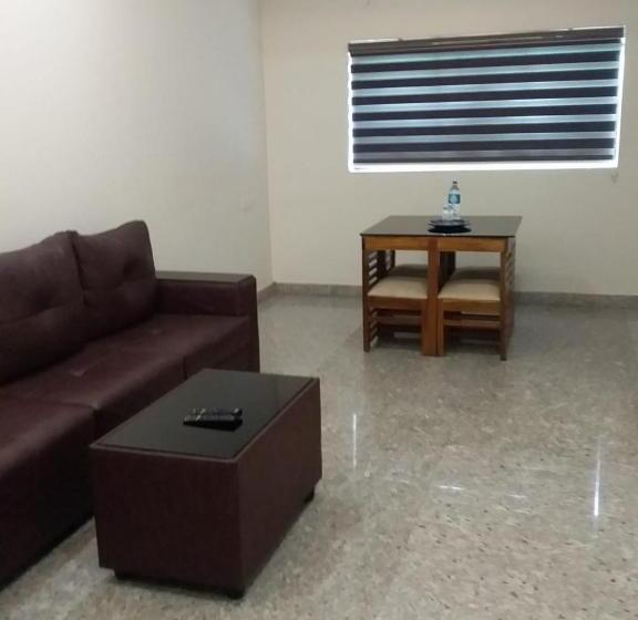 اتاق لوکس, Redbell Suites Residency