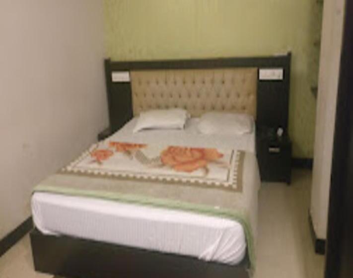 سوییت جونیور, Redbell Suites Residency