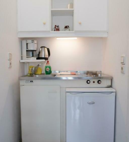استودیوی استاندارد, Astra Hotel Apartments