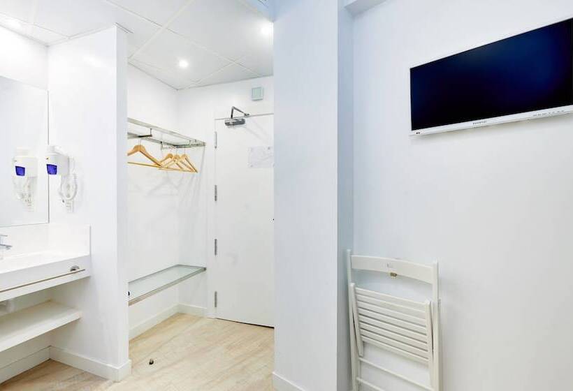 اتاق استاندارد یک نفره, AMC Granada