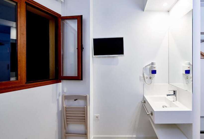 اتاق استاندارد یک نفره, AMC Granada