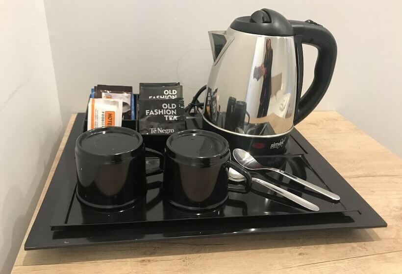 اتاق لوکس چهار تخته, AMC Granada