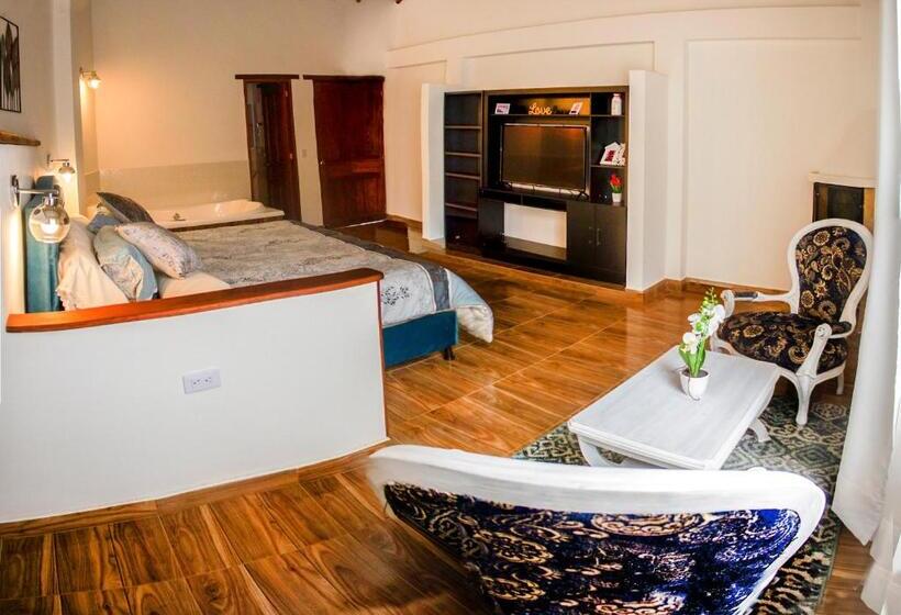 Deluxe Suite King Bed, Bahía Olivo Boutique & Spa