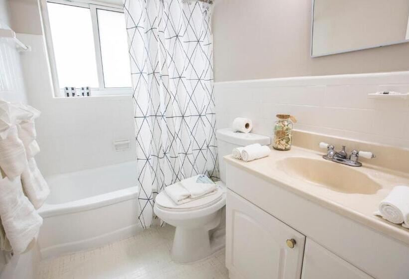 استودیوی استاندارد, Beachside All Suites