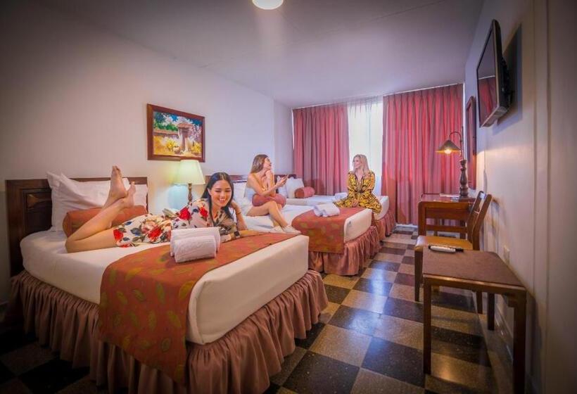 Triple Classic Room, Chicala