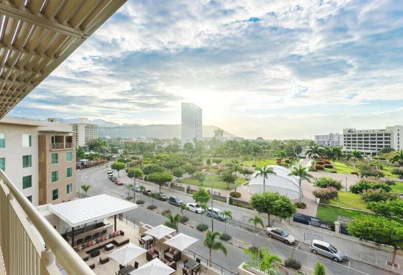 اتاق سوپریور با چشم‌انداز شهر, Courtyard By Marriott Kingston, Jamaica