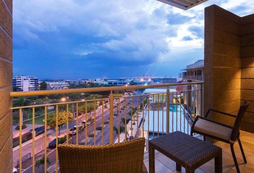 اتاق سوپریور با چشم‌انداز شهر, Courtyard By Marriott Kingston, Jamaica