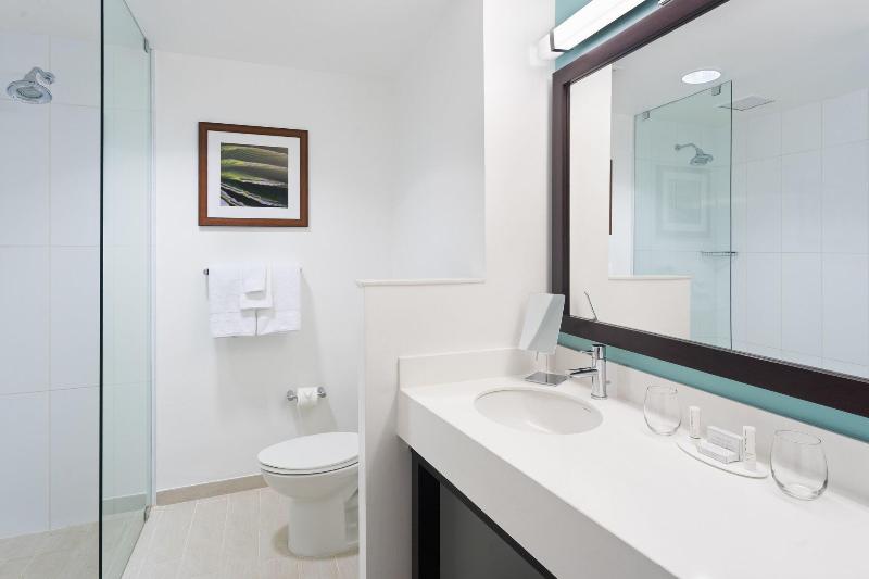 اتاق سوپریور با چشم‌انداز شهر, Courtyard By Marriott Kingston, Jamaica