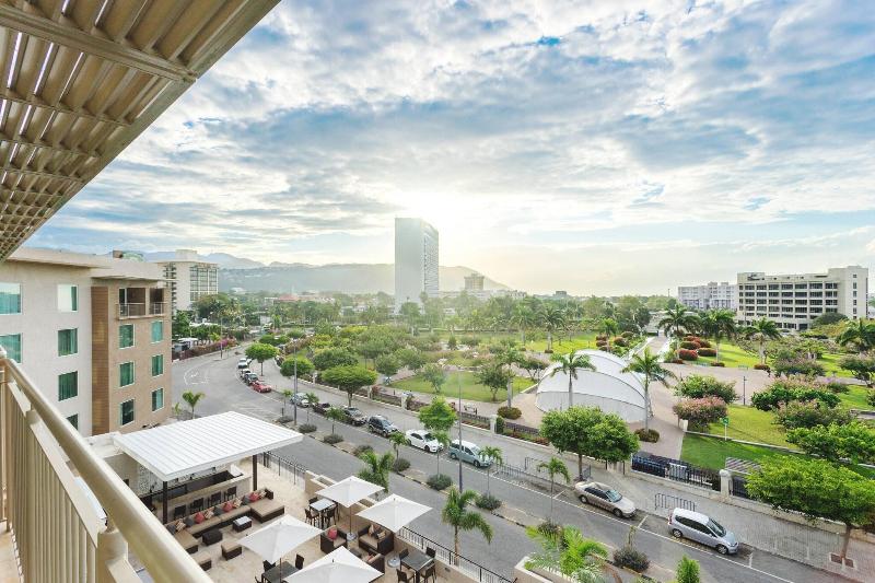 اتاق سوپریور با چشم‌انداز شهر, Courtyard By Marriott Kingston, Jamaica