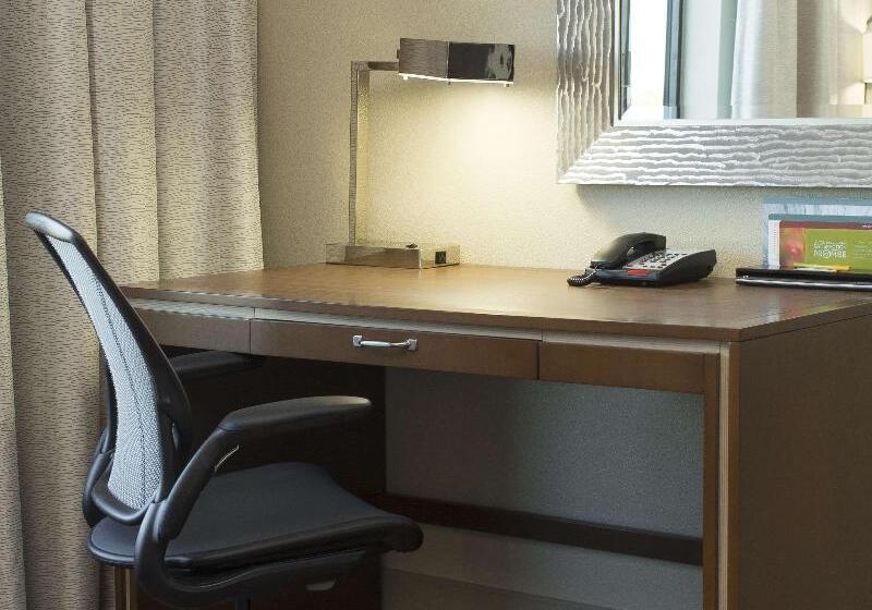 اتاق پرمیوم, Hilton Garden Inn Longview