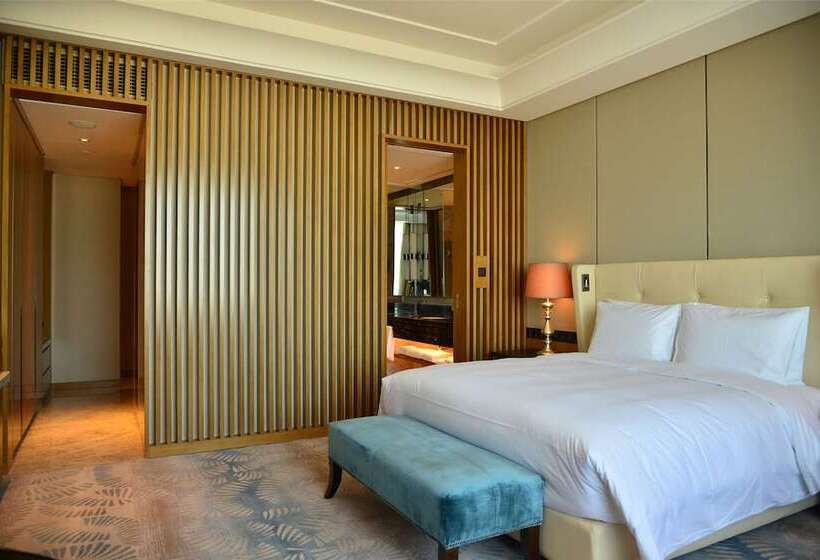 اتاق اجرایی, Hilton Urumqi