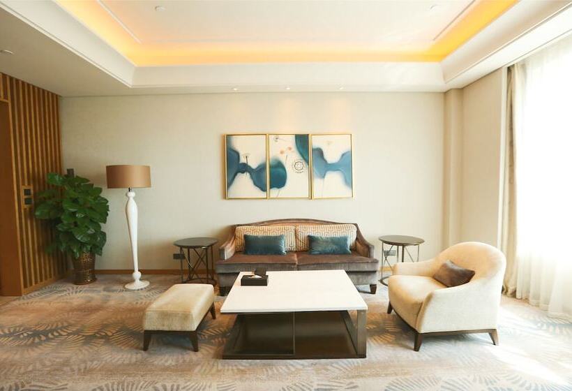 سوئیت پریمیوم, Hilton Urumqi