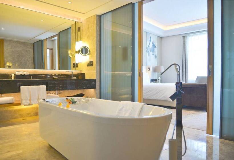 سوئیت پریمیوم, Hilton Urumqi