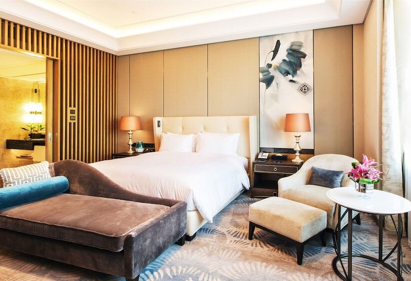 سوئیت پریمیوم, Hilton Urumqi