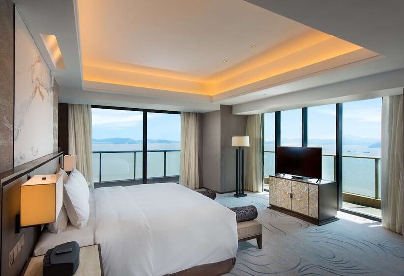 Deluxe Suite Sea View, Hilton Zhoushan