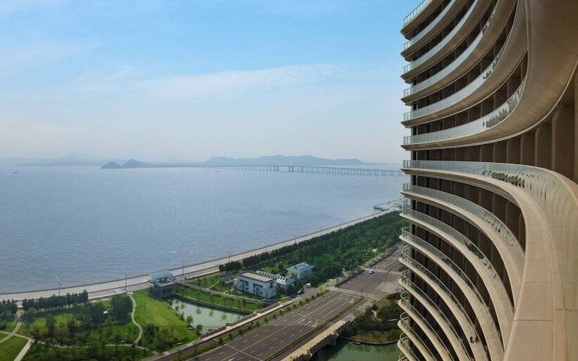 اتاق لوکس با چشم‌انداز دریا, Hilton Zhoushan