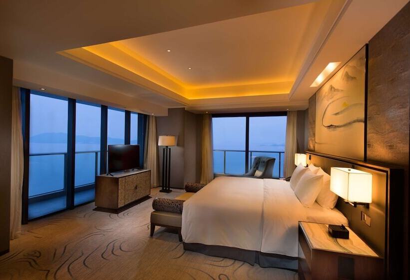 اتاق لوکس با چشم‌انداز دریا, Hilton Zhoushan
