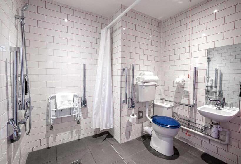 Standard Room Adapted for people with reduced mobility, Ibis Styles Glasgow Centre George Square